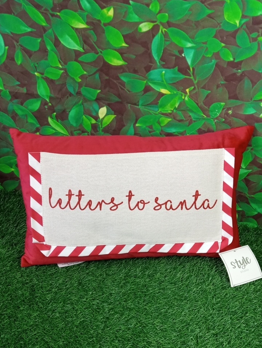 🎁 Letters to Santa Throw Pillow